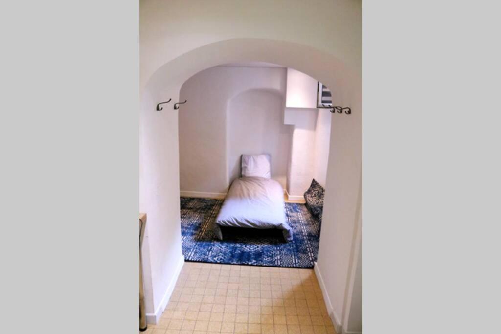 Charming And Modern Cave In The Heart Of The Port Apartment Nice Exterior photo